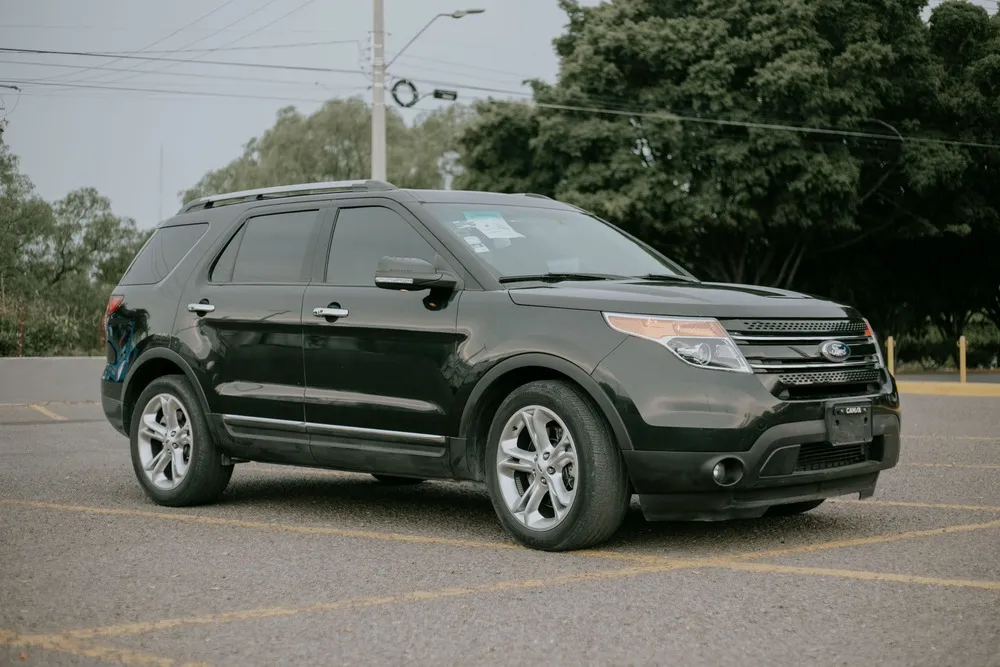 Ford Explorer in profile