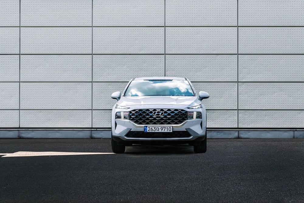 Hyundai Santa Fe outside a building