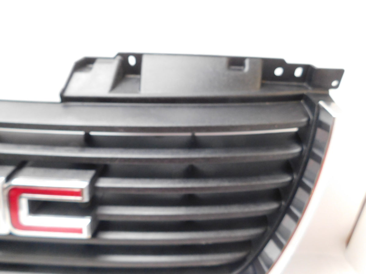 2002 GMC Envoy Front Grille, Genuine OEM, photo 3