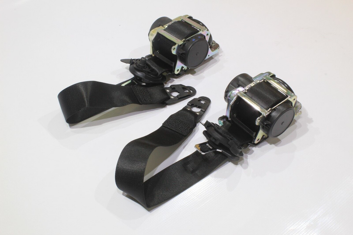 2015-2020 Mercedes C-Class Sedan Front LH & RH Seat Belt Set, Genuine OEM