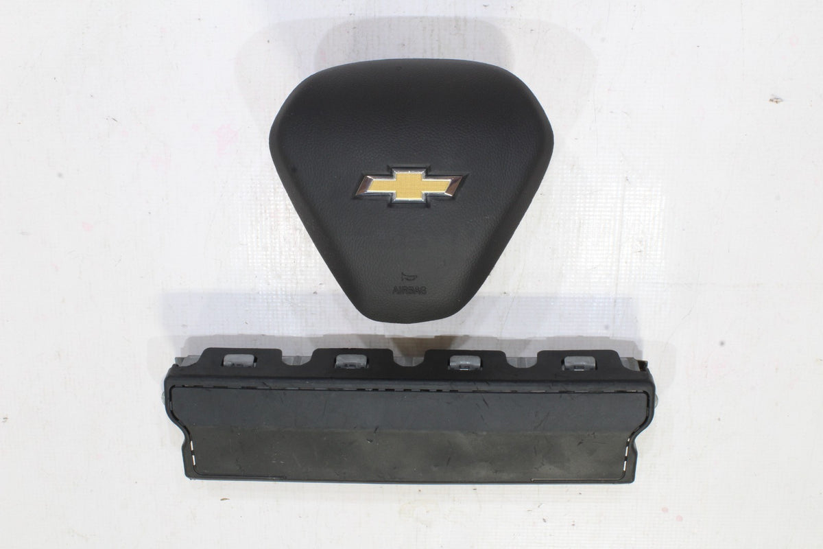 2019 Chevrolet Cruze Driver Wheel and Knee Airbag, Black, Genuine OEM