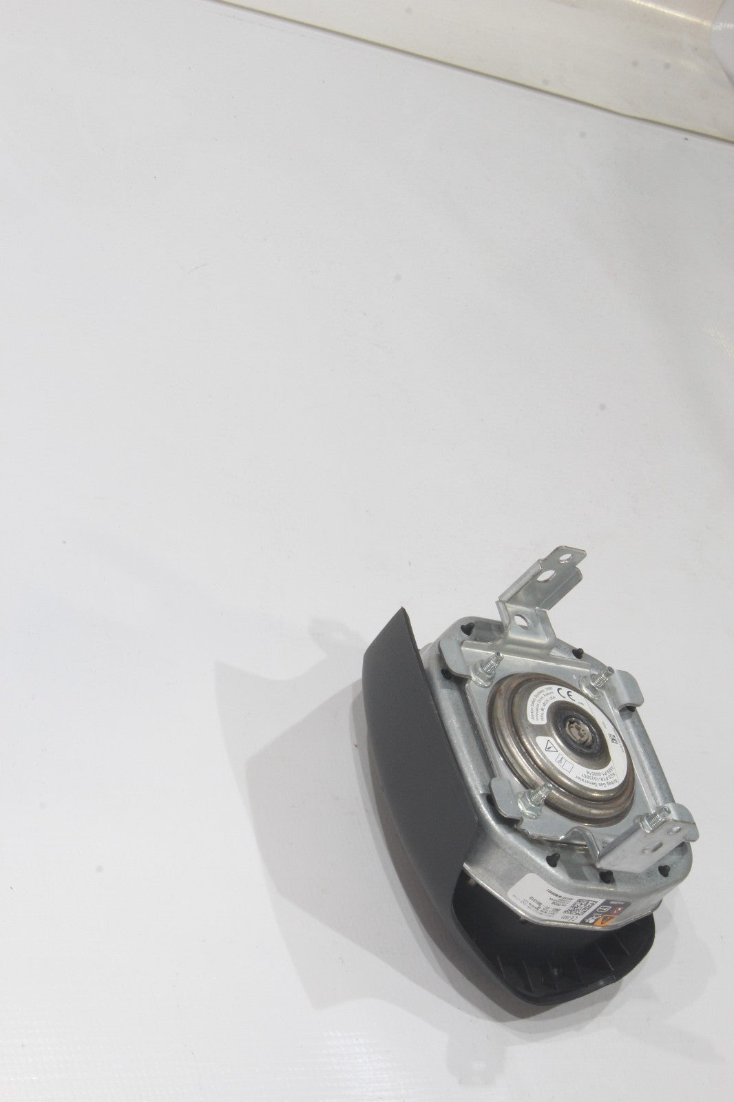 2025 Chevrolet Silverado EV Driver Wheel Airbag, Gold, Genuine OEM, photo 3